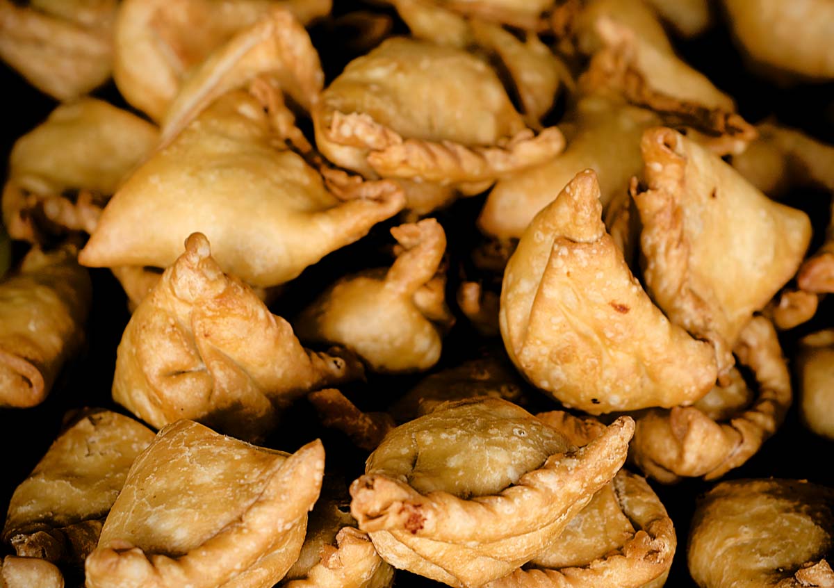 Samosas are one of the most delicious, common and cheap foods in India