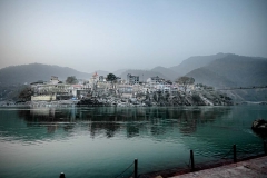 The city of Rishikesh sits alongside the Ganga River in northern India