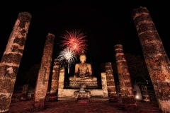 Wat-Si-Sawai-buddha-fireworks-kings-birthday-Sukhothai-Thailand-greg-goodman-adventuresofagoodman