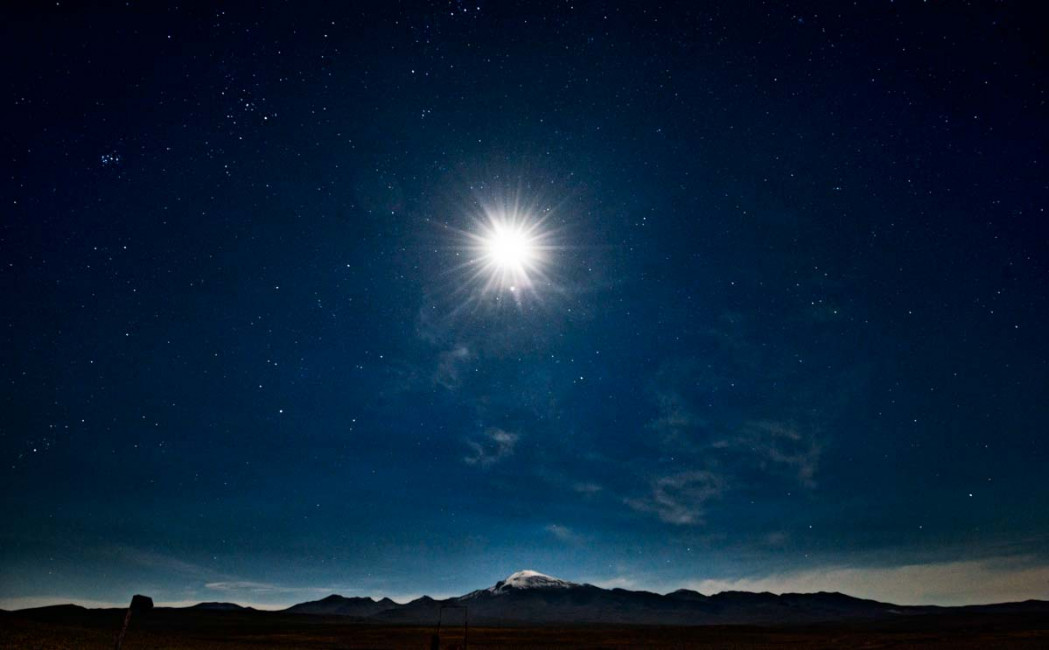 Moonrise above the Volcan Uturuncu in the Reserva Nacional de Fauna Andina