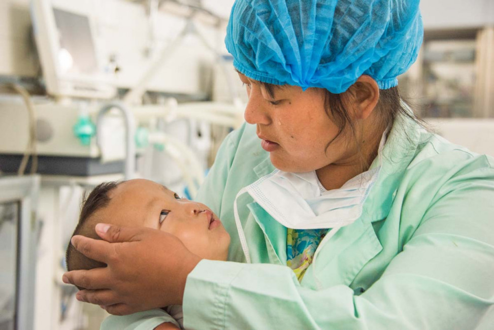 Mama's Reunion With Baby - Xingyi, China