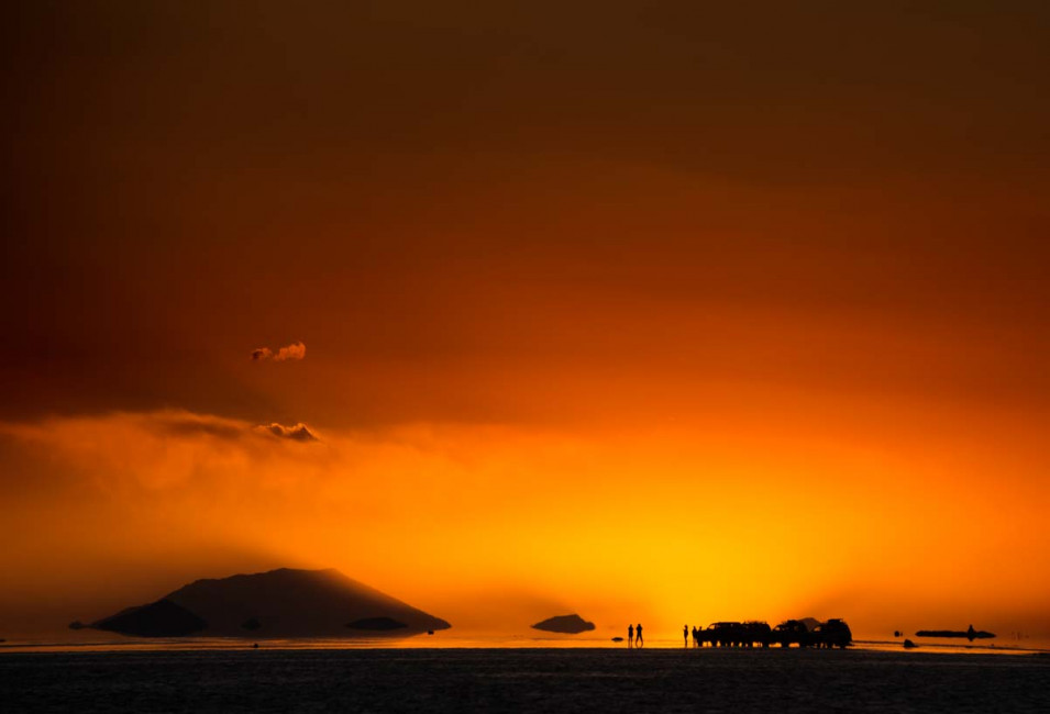 Sunset over the Salar de Uyuni ... aka, the Bolivian Salt Flats