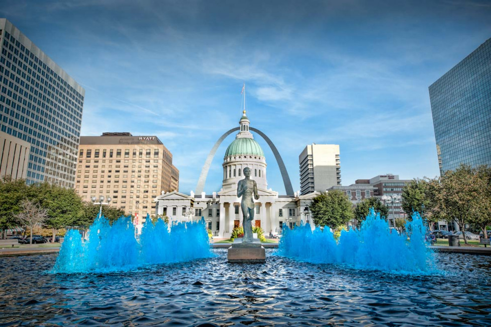 st_louis-capitol_building-statue-gateway_arch-blue_water-missouri-MO-Greg_Goodman-AdventuresofaGoodMan-1