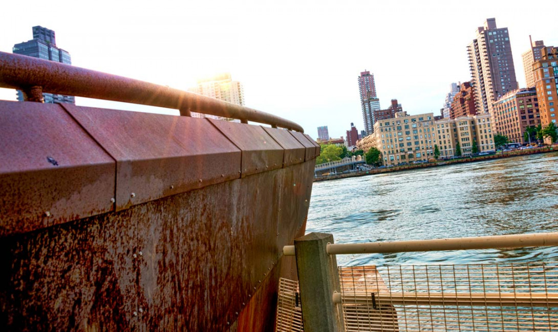 Roosevelt_Island_Ship_Sculpture-Greg_Goodman-AdventuresofaGoodMan