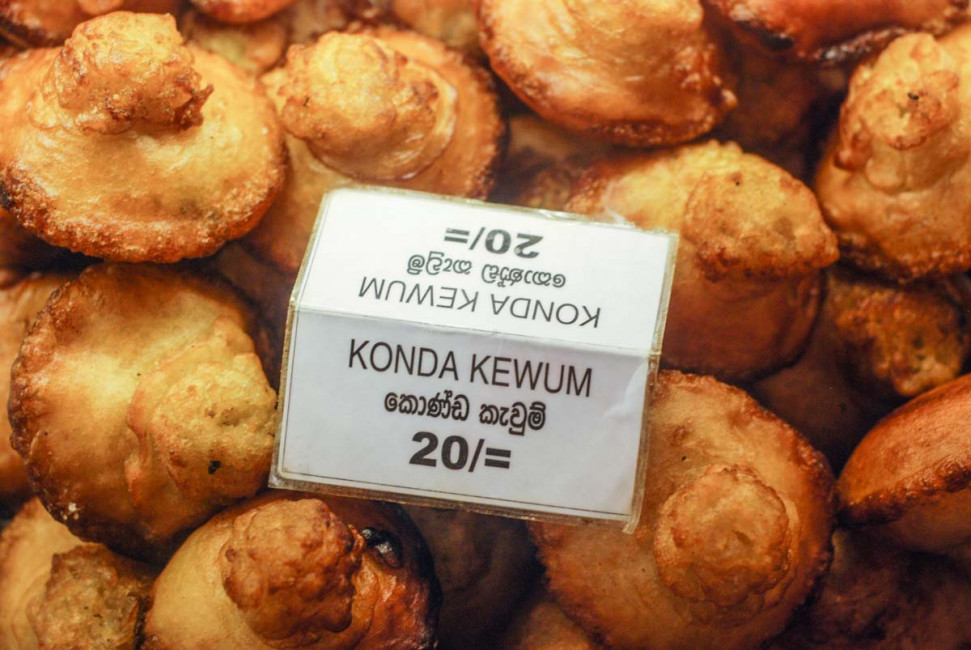 Konda Kewum is one of the most delicious foods in Sri Lanka