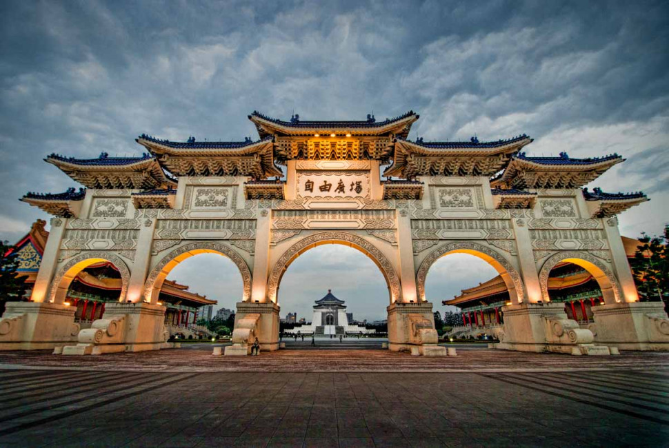 The Chiang Kai Shek Memorial during blue hour at the National Taiwan Democracy Hall in Taipei