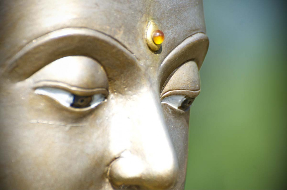 Buddha_Eye_Statue-Phra_Thad_Doy_Wao_Pagoda-Mai_Sai-Thailand-Greg_Goodman-AdventuresofaGoodMan-1