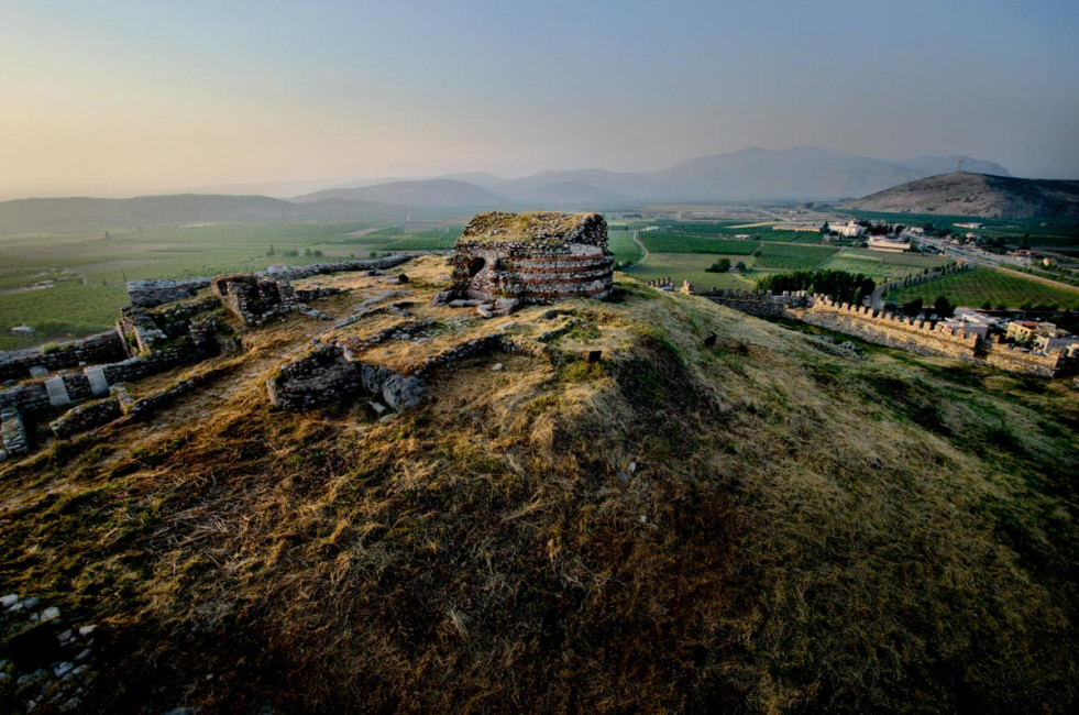 The ruins of a hammam in the Ayasuluk Castle - Selcuk, Turkey