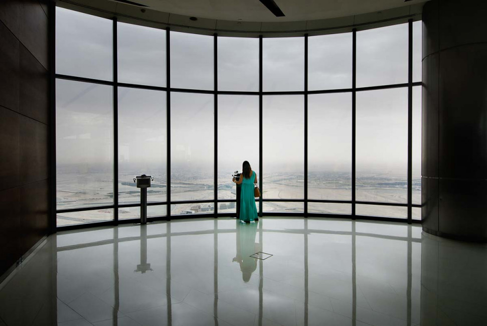 Woman-Electronic_Telescope-Burj_Khalifa_Observation_Deck-Dubai_UAE-Greg_Goodman-AdventuresofaGoodMan-1