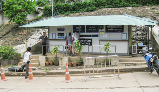 The border crossing between Thailand and Laos
