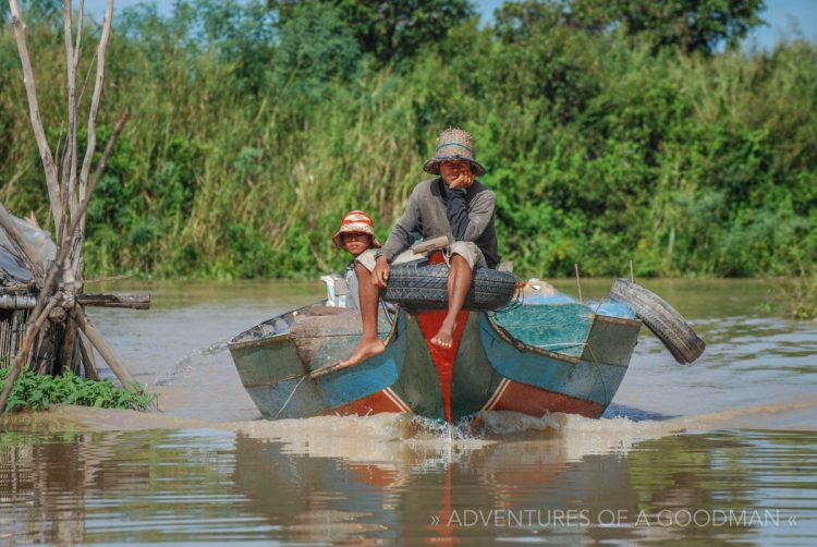 Kampong Phluk Floating Village boat tour - Cambodia