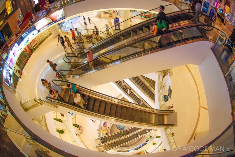 Escalators Paragon Mall in Bangkok, Thailand