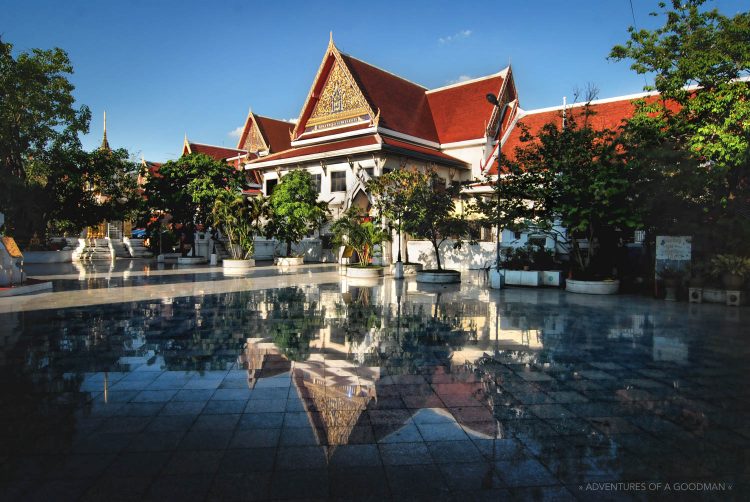 Wat Maha Phruettharam Worawiharn — a Buddhist monastery in Bangkok, Thailand