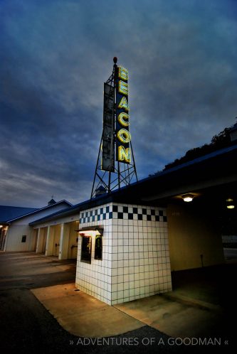 The Beacon Car Wasn in Pacific, Missouri