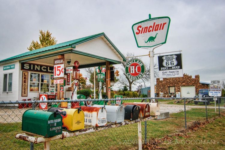 The Sinclair Service Station in Gay Parita, Missouri,