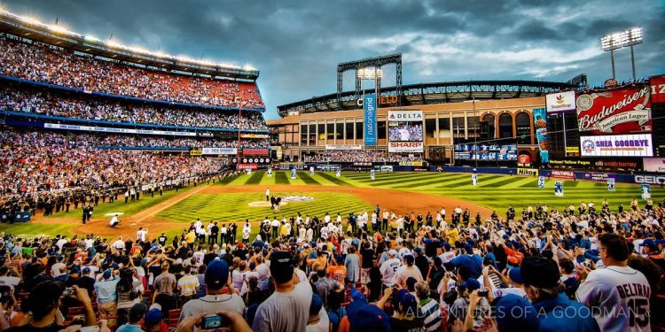 The final pitch at Shea Stadium — Tom Seaver to Mike Piazza