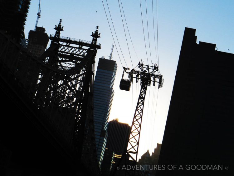 Sunset over Manhattan and the Roosevelt Island Tram