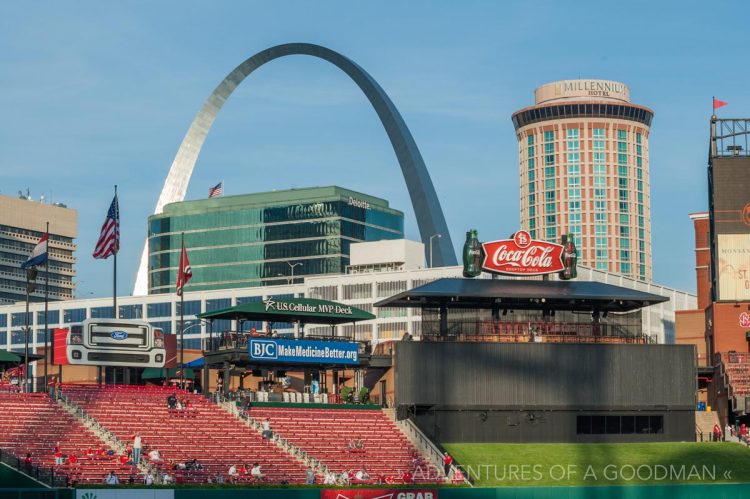 Busch Stadium baseball ballpark MLB St Louis Cardinals Gateway Arch