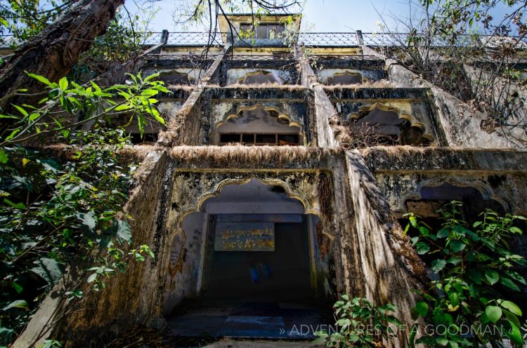 A living dormitory at the Maharishi Mahesh Yogi Ashram in Rishikesh