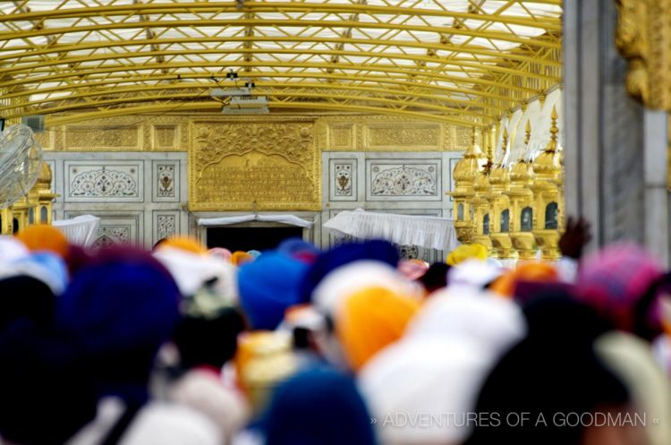 The short(er) sunrise line to get into the Golden Temple