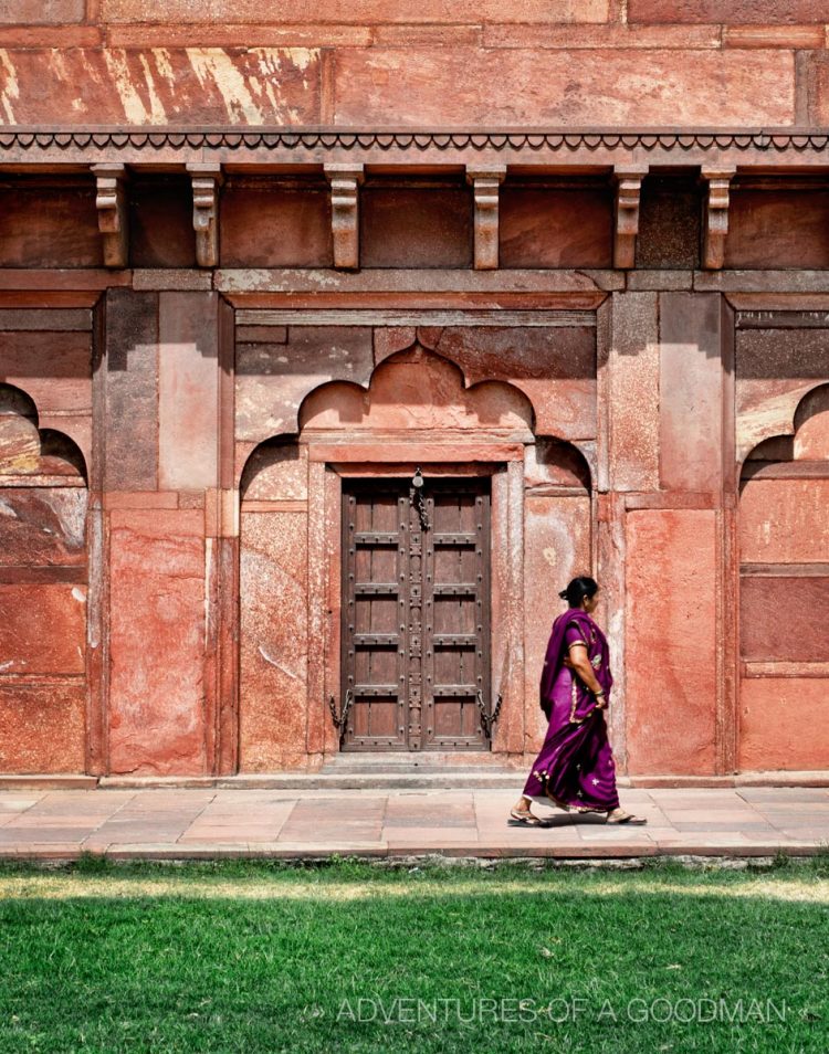 Beautiful saris are everywhere at Agra Fort