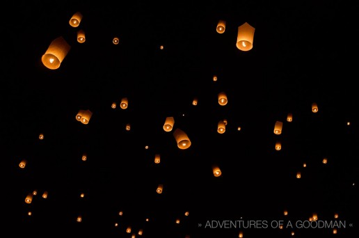 Up Go the Lanterns at Yi Peng Loi Kratong Festival @ Lanna Dhutanka, Chiang Mai, Thailand