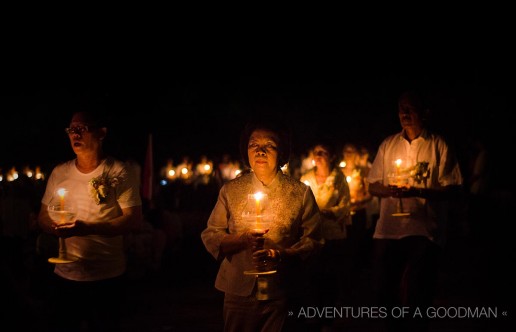 After the group prayer and meditation session, a procession of VIPs and Monks did three laps around the central Buddha statue at Lanna Dhutanka