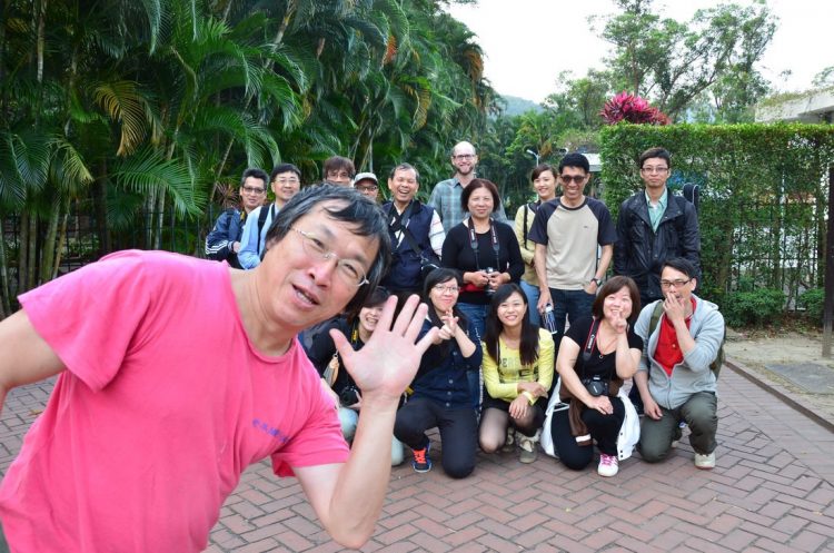 A group shot during the field trip. RuRu and Karbo are the two women located directly to the right of Professor Yang's hand