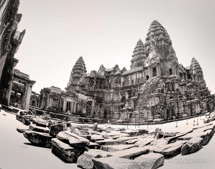 I’m glad I took this photo on 2009, because when I visited Angkor Wat in 2013 the same scene was packed with tourists.