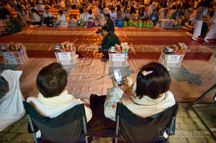 By 6:06am, the streets were lined with devotees