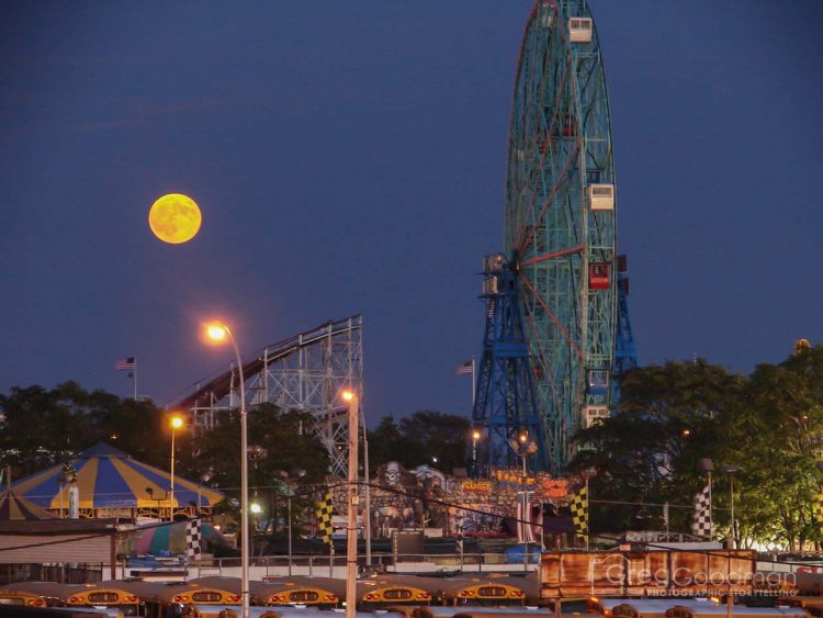 The Wonder Wheel and Cyclone in 2006