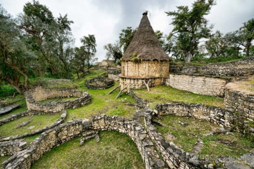 A traditional house and roof at Kuelap.