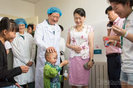 The Xingyi Mayor visits the Alliance for Smiles team