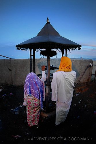 Sunrise prayers atop Adam's Peak, Sri Lanka