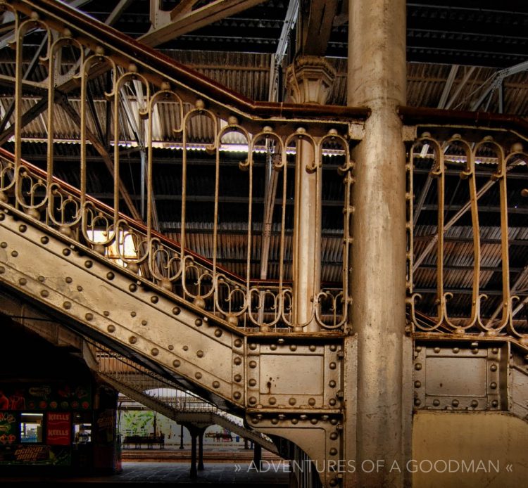 Colombo train station stairs - Sri Lanka