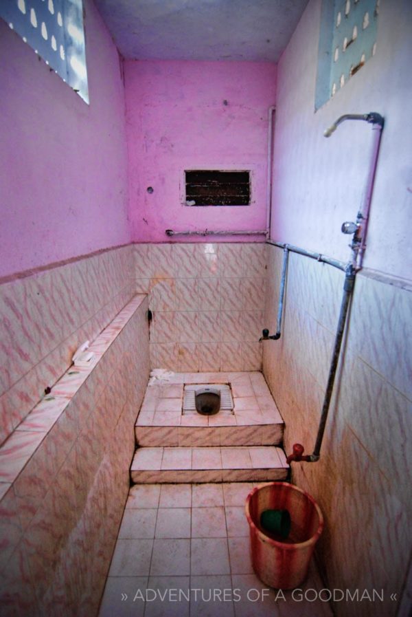 I Poo WHERE?! » A Guide to Indian Squatty Potties » Greg Goodman