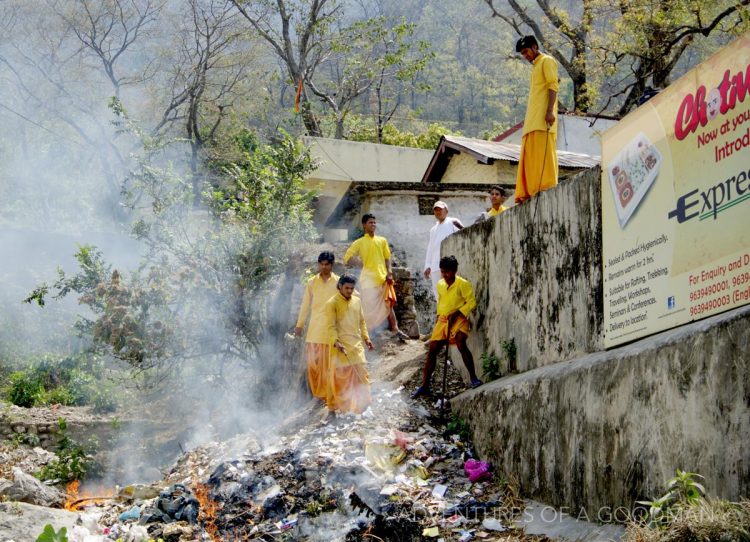 Trash burning during Prem Baba's Rishikesh Cleanup Day