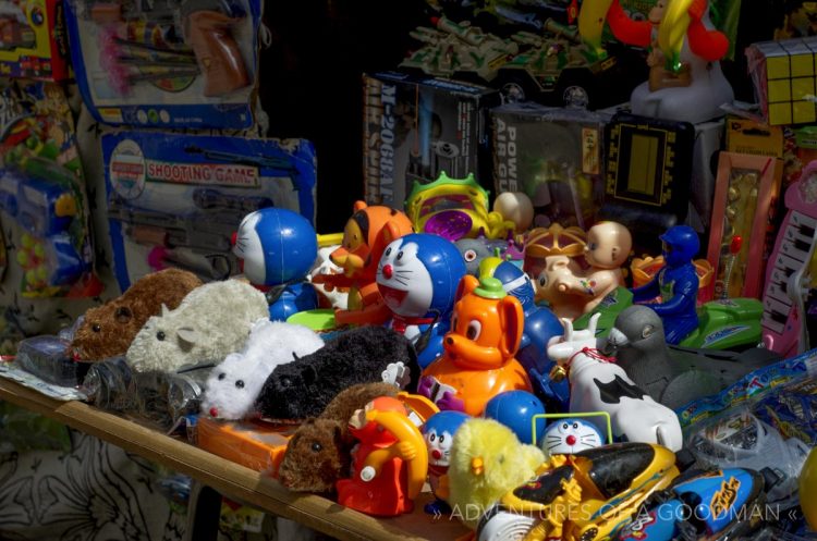 Toys for sale on the shopping gauntlet near the Ram Jhula