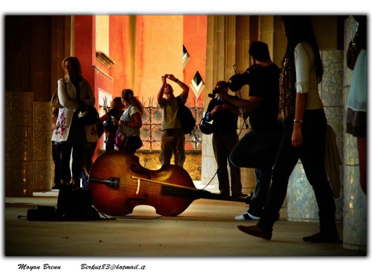 People inside the hall of the Park Guell in Barcelona -- photography by Moyan Brenn -- http://www.flickr.com/aigle_dore