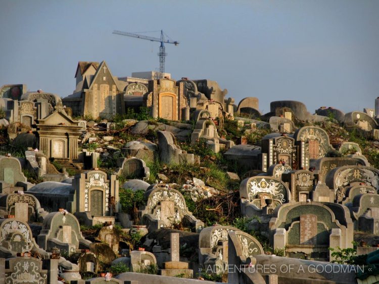 I wonder if the development companies have their eye on this cemetery in Anping