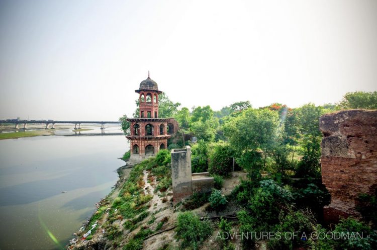 The one remaining tower at Chini-Ka-Rauzah Tomb in Agra, India