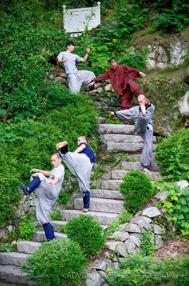 These monks would make amazing Rockettes