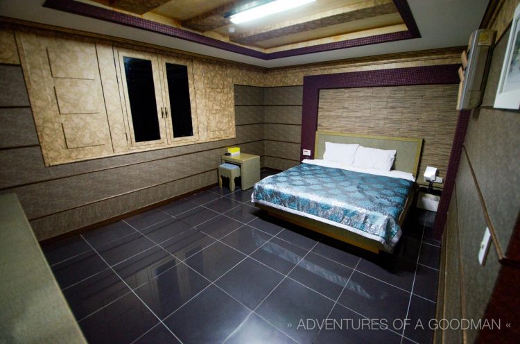 This is my room at the Rezent Motel in Mokpo, It's also where I wrote this journal entry