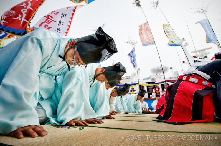 A prayer during the gut dedicated to the Dragon King of South Korea