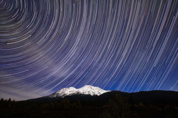 2.5 hours of stars moving across the night sky above Mount Shasta, California