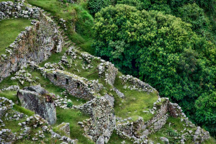 The Eastern wall of Machu Picchu drops off pretty quickly.