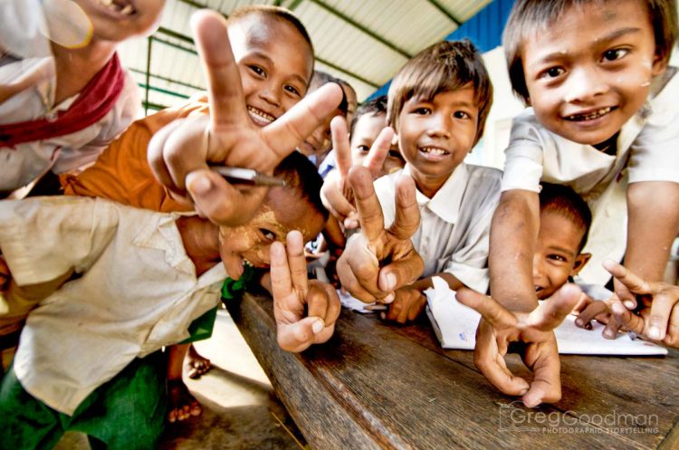 Students at the Alaikyaung Pariyatti Monastery orphanage