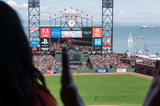 Fans went crazy cheering for Barry Bonds when he was introduced on the scoreboard during the 2017 Home Opener at AT&T Park