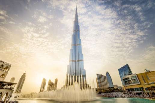 Every evening, the Dubai Mall Fountain erupts into a choreographed dance of water, as traditional Arabic and world music guides the streams