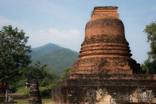 Mountains surround Sukhothai and Wat Mangkok
